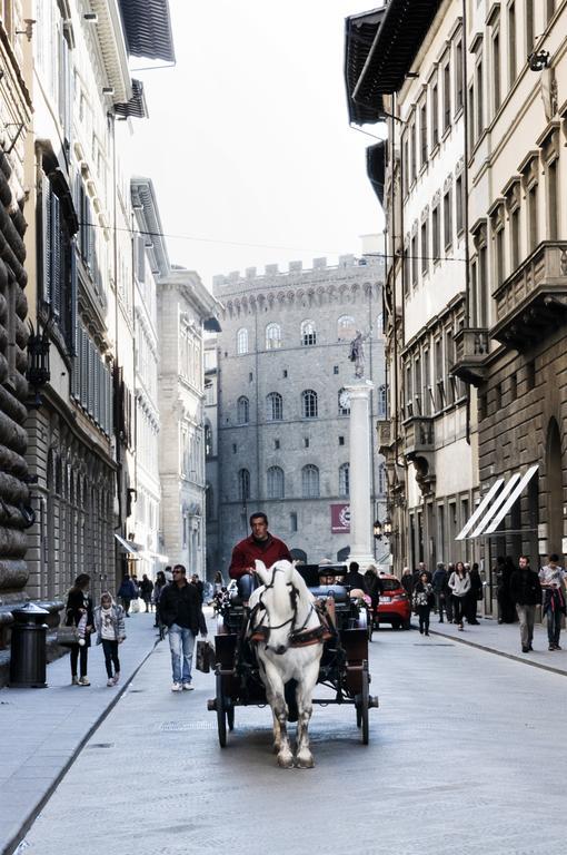 Old Tower Ponte Vecchio Suite Florenz Exterior foto